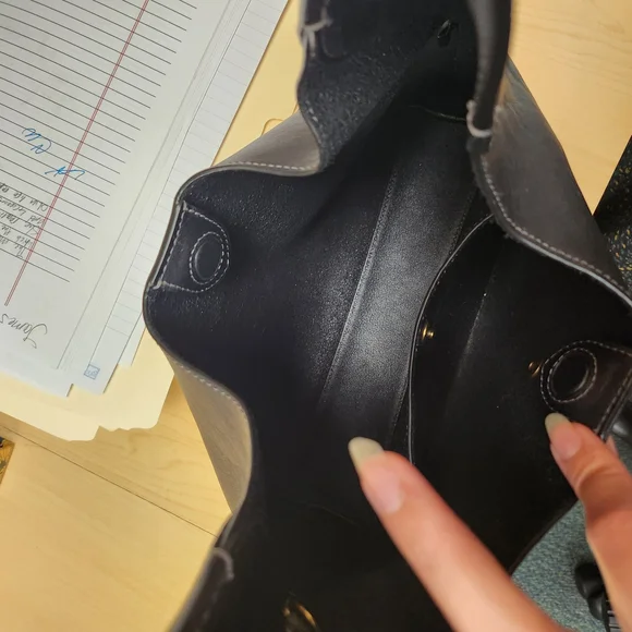 Coach Black Leather Women's Bag - Picture 5 of 6